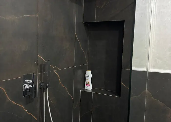 아파트 Prayla Luxury At Condor Center 티라나