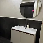 Prayla Luxury At Condor Center Apartment