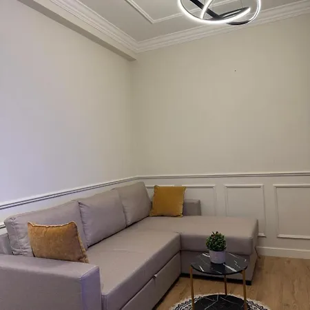 Prayla Luxury At Condor Center