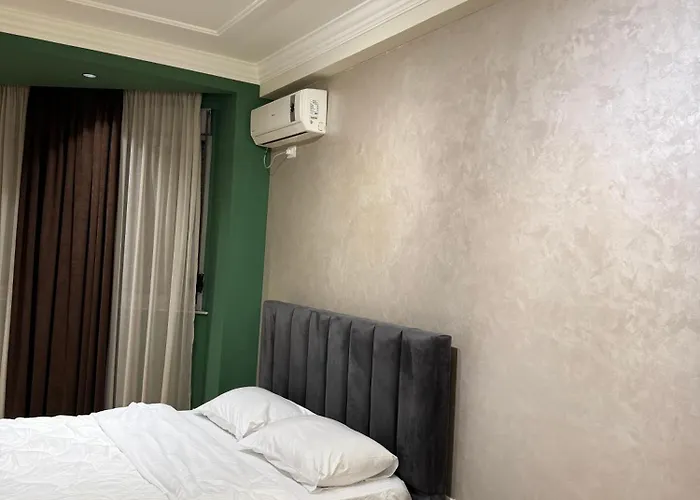 Prayla Luxury At Condor Center Apartment