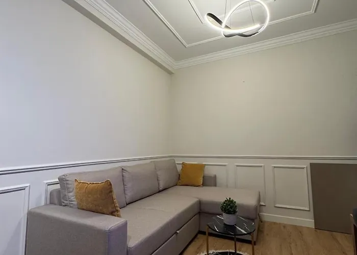 Prayla Luxury At Condor Center Apartment